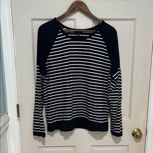 GAP Women's Navy and White Striped Long Sleeve Top size XL